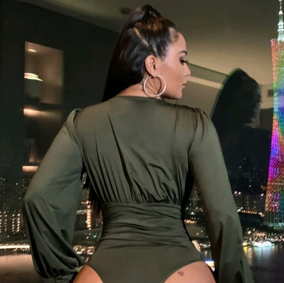 Bodysuit Deep V Long Sleeve Fitted Green Large - Picture 4 of 5